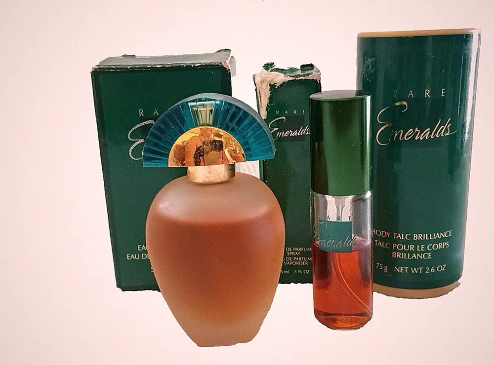 3pc Avon Rare Emeralds Her 1Cologne 1.7oz & 1 Mini Spray.5oz 1 Body Talc 2.6oz💕