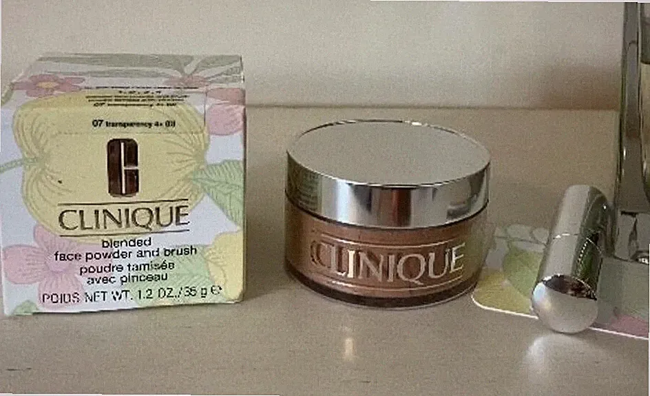 CLINIQUE Blended Face Powder w/travel Brush gift set. Shade 05 TRANSPARENCY. NIB