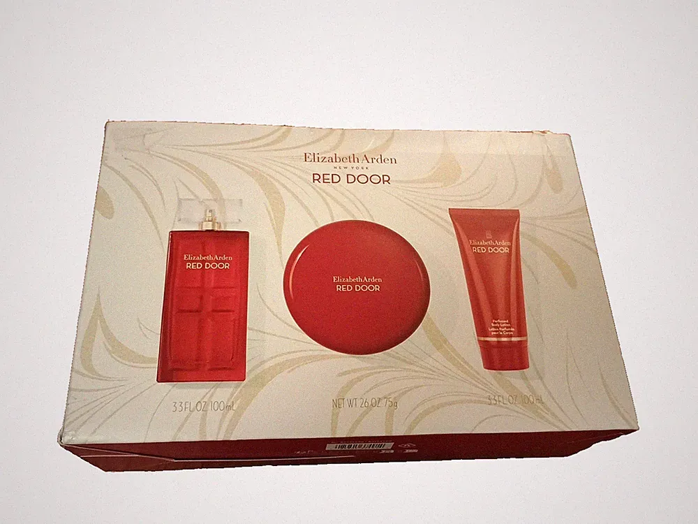 Elizabeth Arden Red Door Gift Set 3 pc Full Size Perfume Body Lotion Body Powder